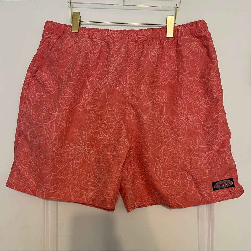 Men’s Vineyard Vines pink patterned swim trunks size XL